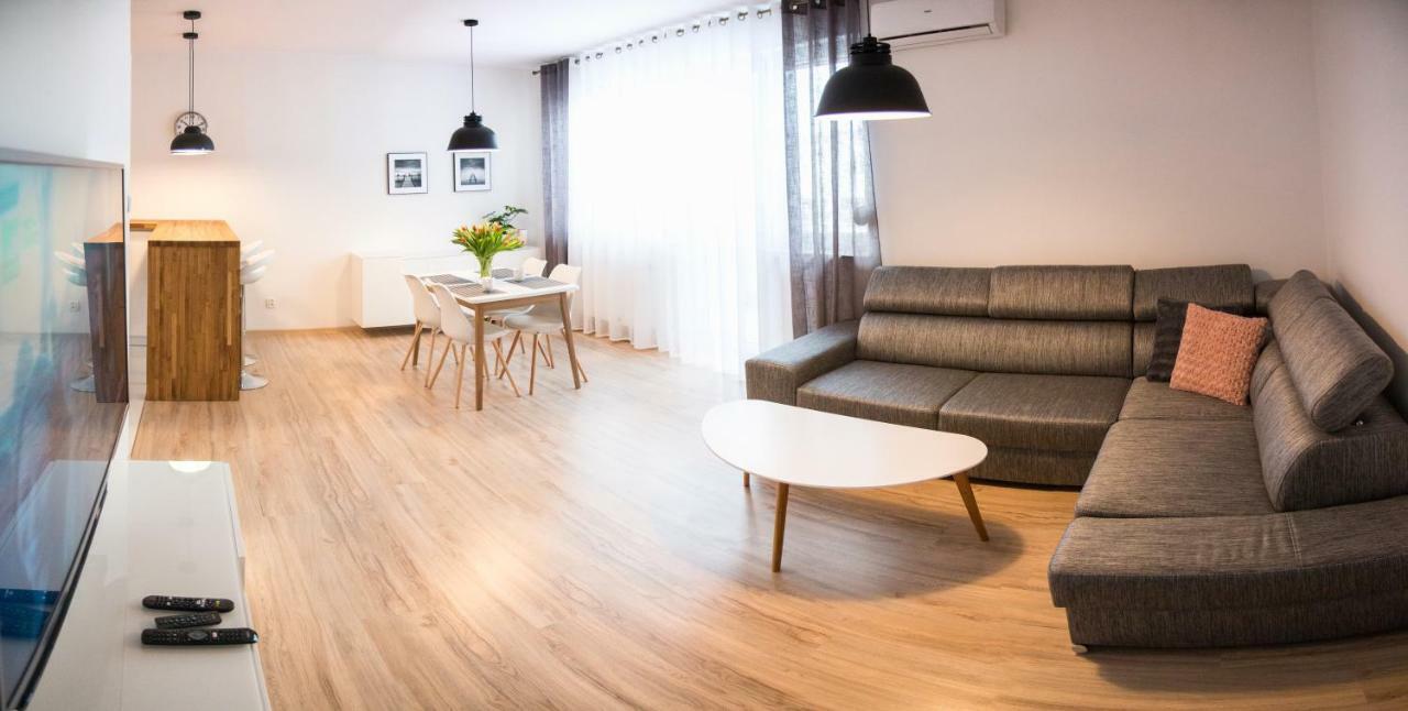 Apartament F&J Torun Luaran gambar